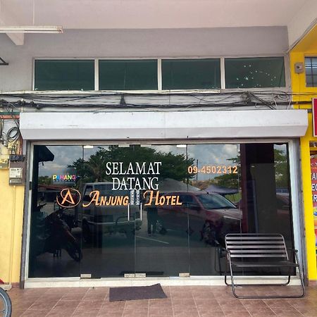 Oyo 91065 Hotel De Anjung Muadzam Shah Exterior foto