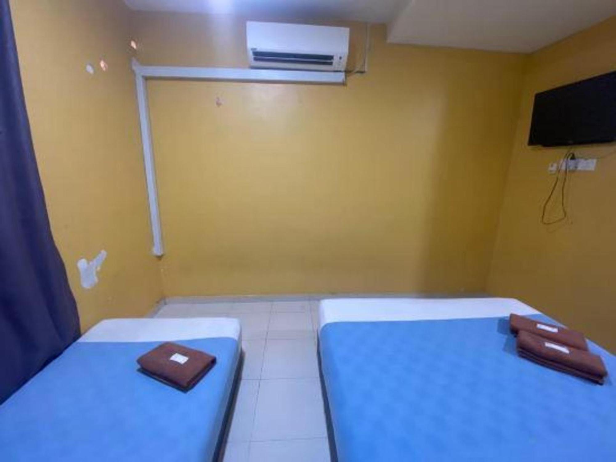 Oyo 91065 Hotel De Anjung Muadzam Shah Exterior foto